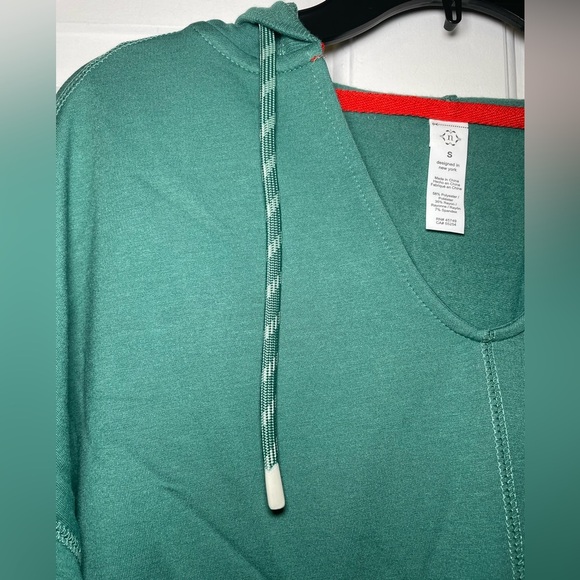Nanette Lepore Tuni Hoodie Geeen Size Small Extra Soft V Neck Oversized NEW - Picture 6 of 9